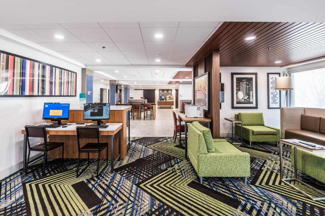 Holiday Inn Express Flint-Campus Area By Ihg Εξωτερικό φωτογραφία