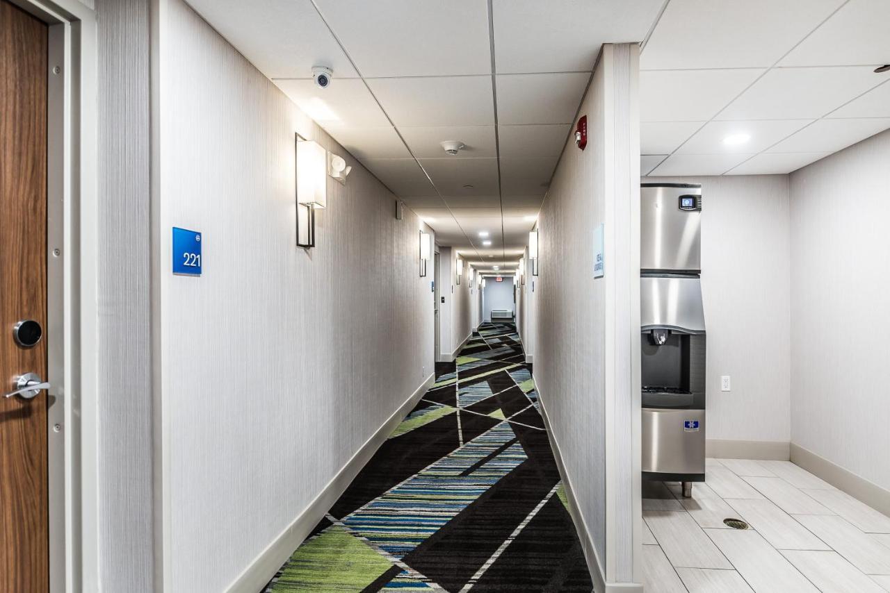 Holiday Inn Express Flint-Campus Area By Ihg Εξωτερικό φωτογραφία