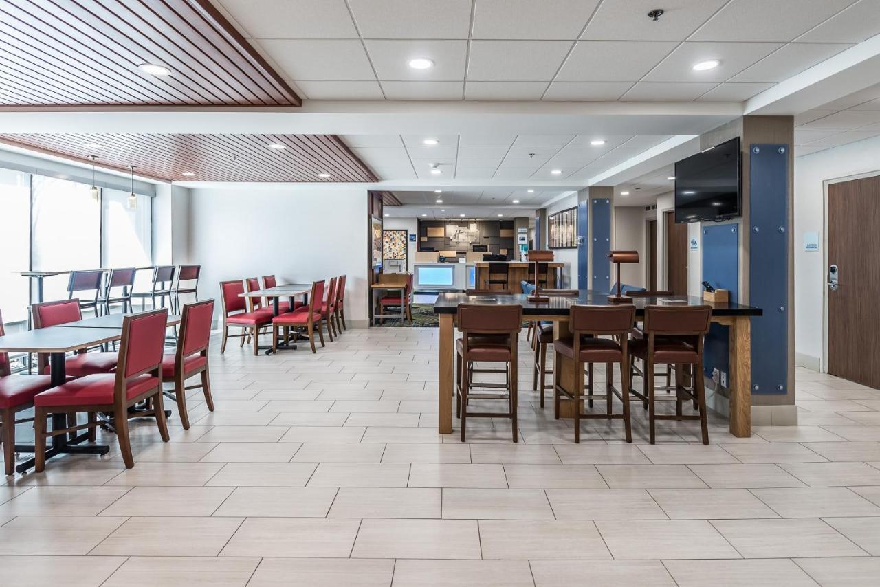 Holiday Inn Express Flint-Campus Area By Ihg Εξωτερικό φωτογραφία
