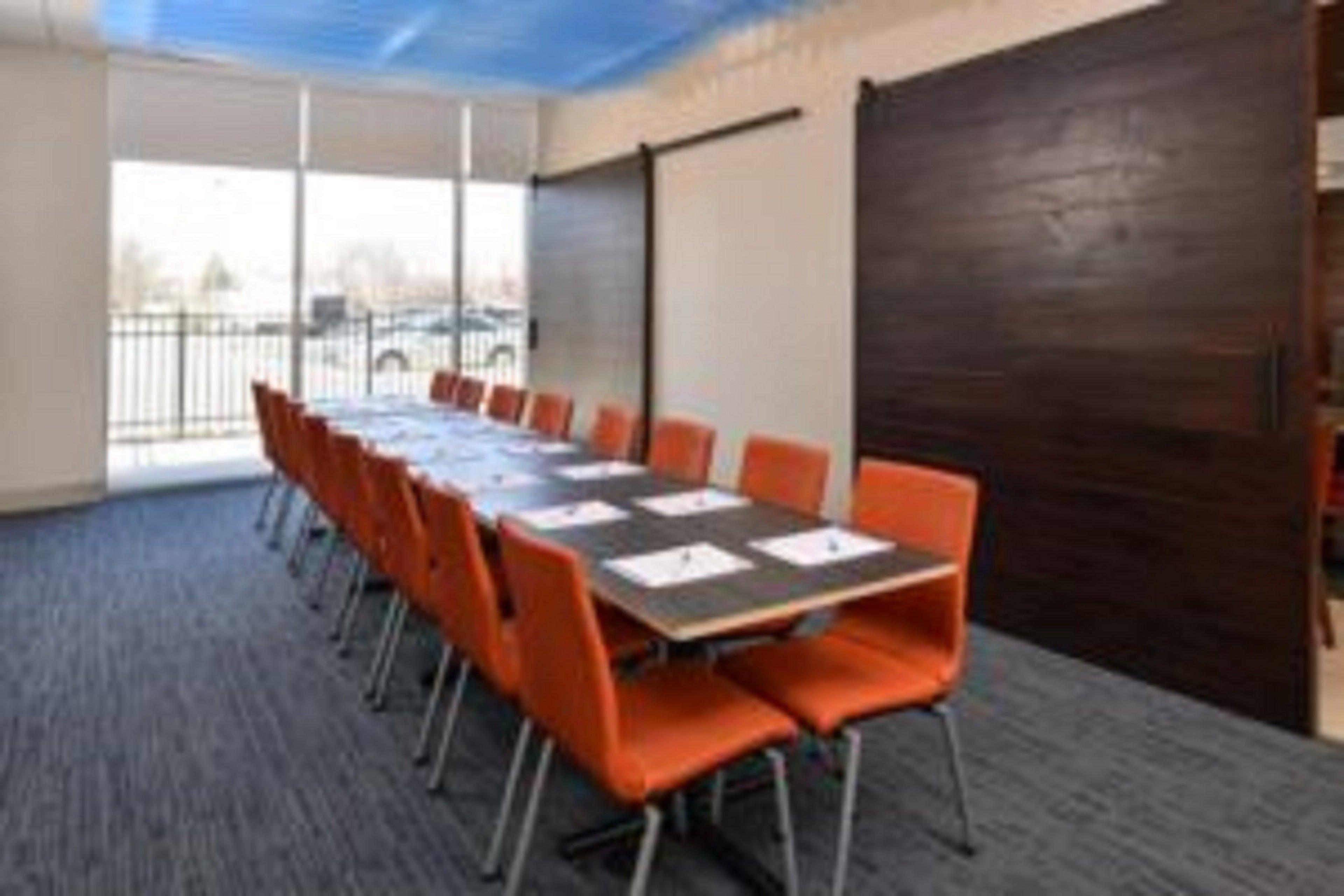 Holiday Inn Express Flint-Campus Area By Ihg Εξωτερικό φωτογραφία