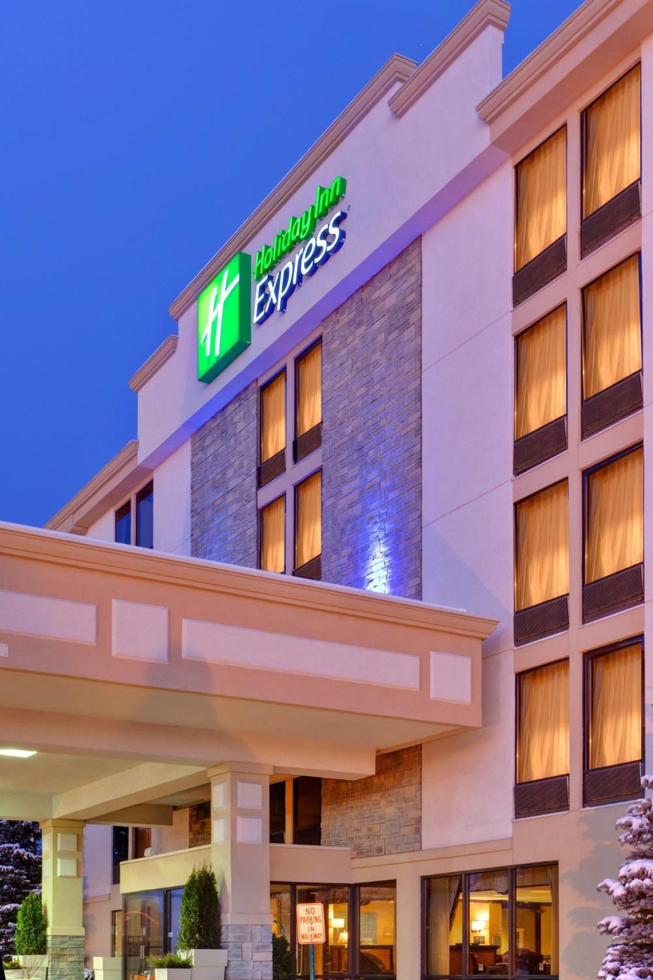 Holiday Inn Express Flint-Campus Area By Ihg Εξωτερικό φωτογραφία